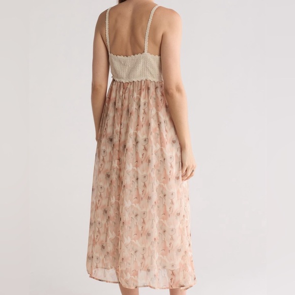 STITCHDROP Mokopuko Crotchet Trim Babydoll Floral Maxi Dress Size Medium - Picture 3 of 3